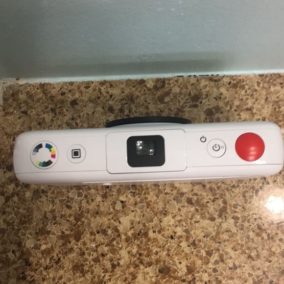 Polaroid Snap Camera - Picture 3 of 4